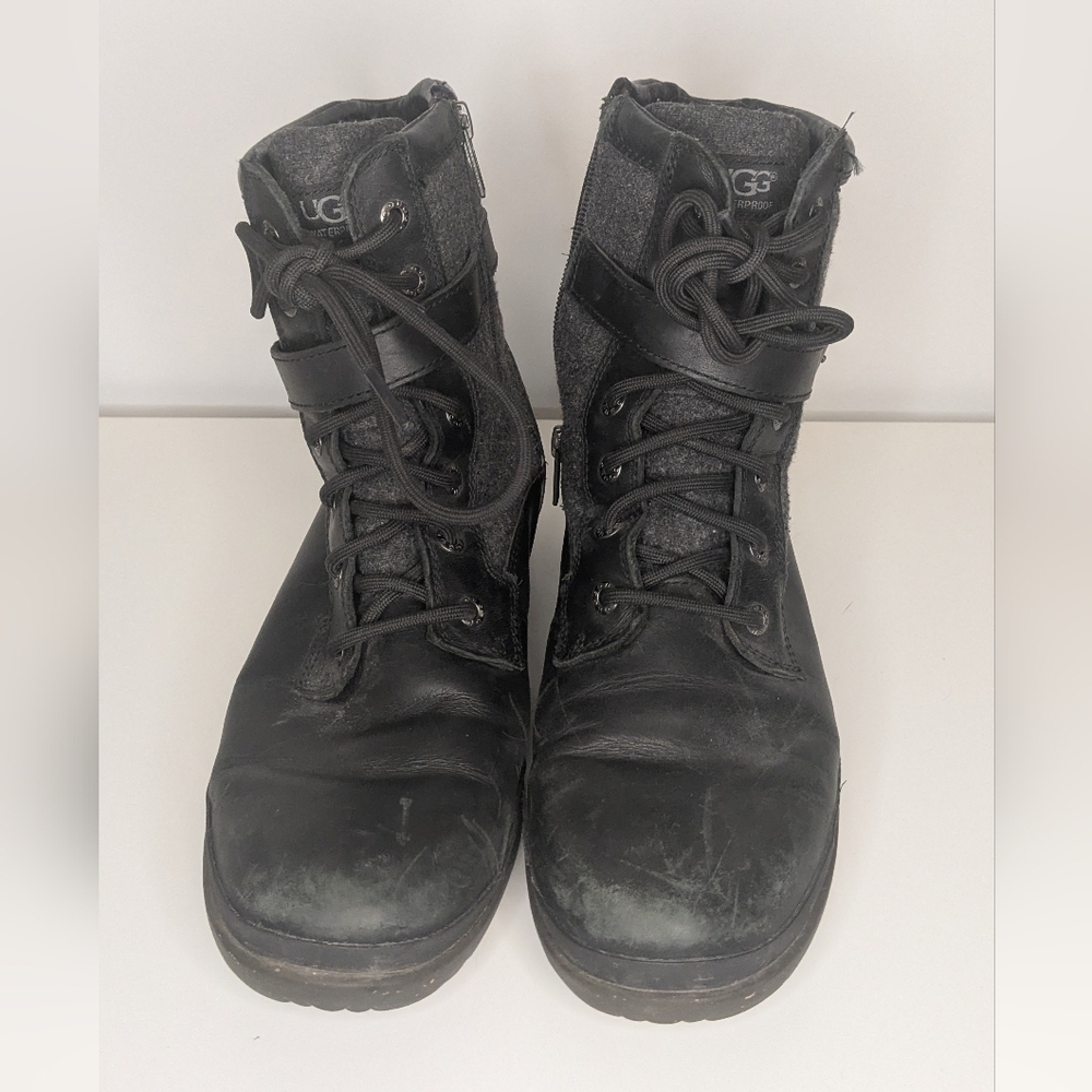 UGG Kesey lace-up waterproof boot - w's size 9 black/grey - Picture 2 of 10